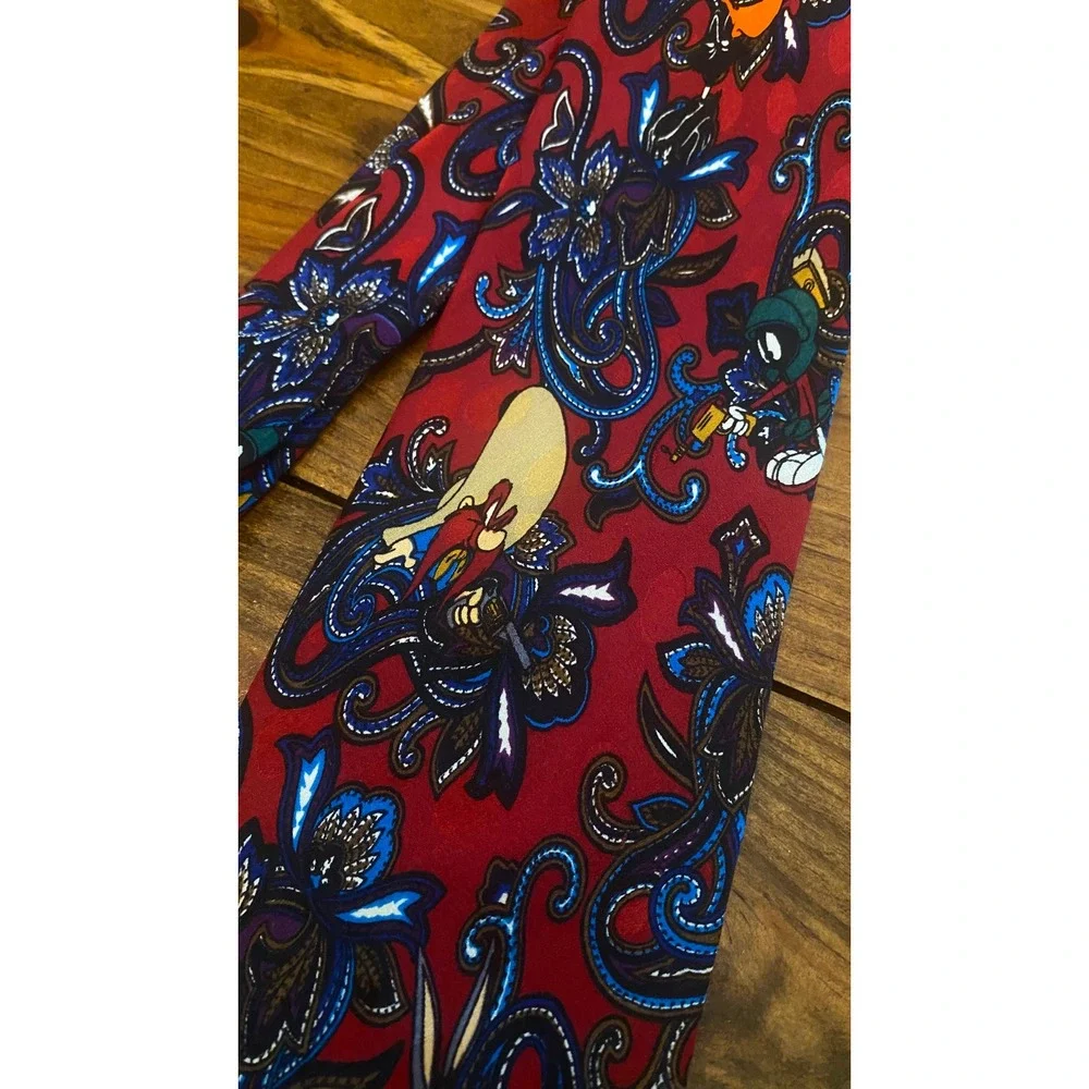 Looney Tunes Mania Necktie Mens OS Red Good Vintage 1994 Paisley Character Print